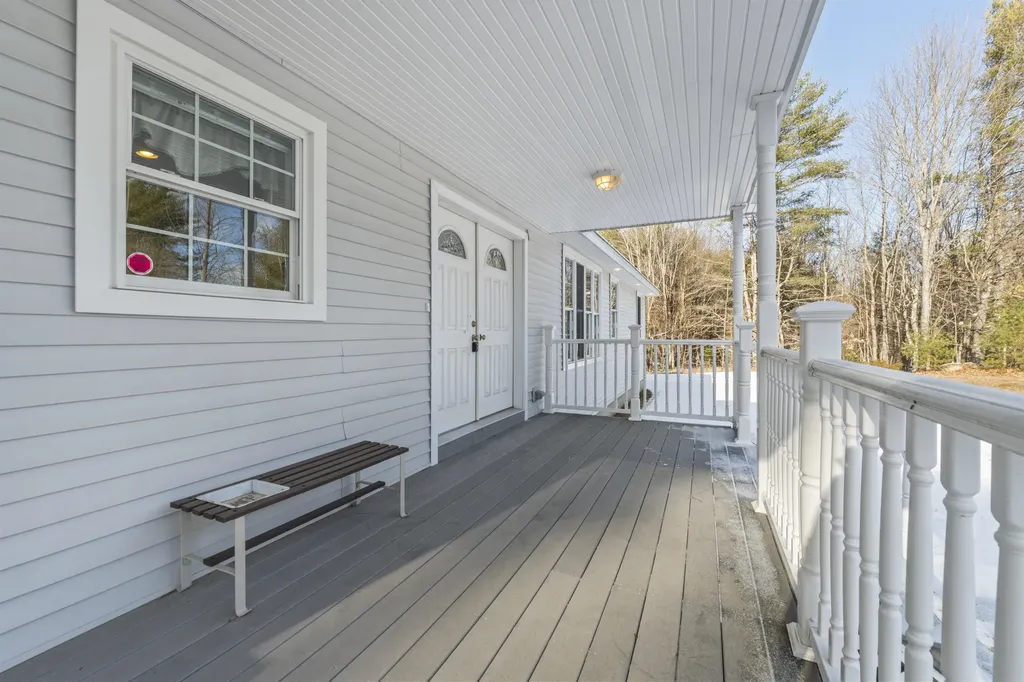 18 Gayton Road Lisbon ME 04250