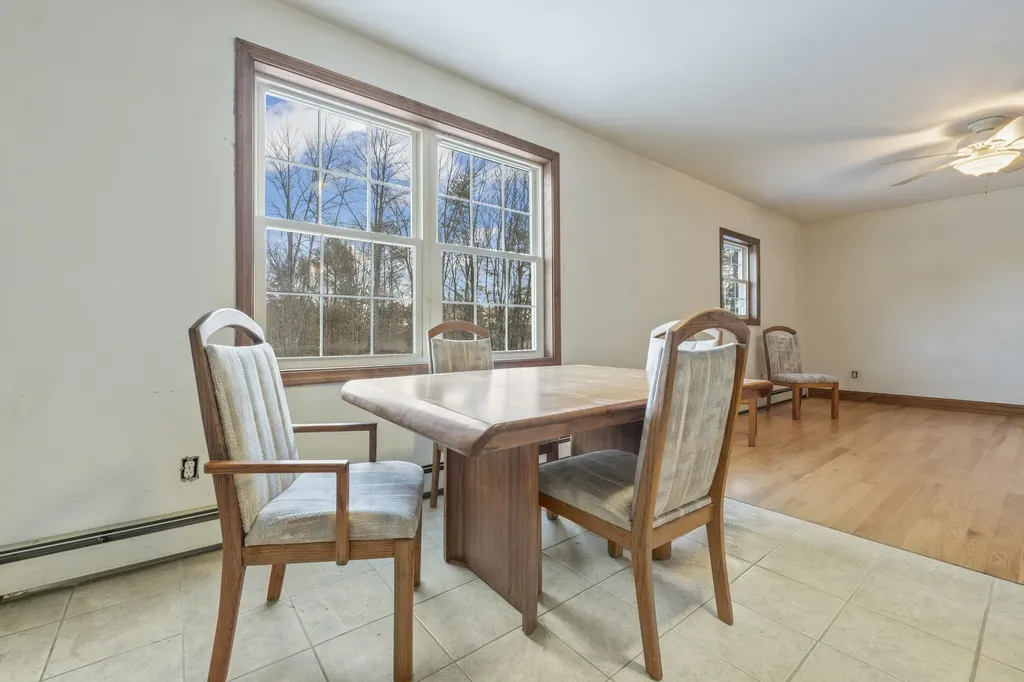 18 Gayton Road Lisbon ME 04250