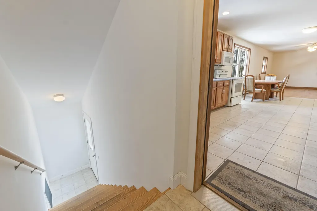 18 Gayton Road Lisbon ME 04250