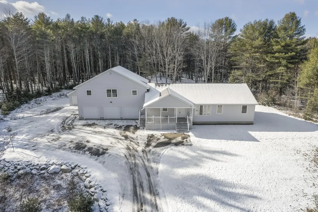 18 Gayton Road Lisbon ME 04250