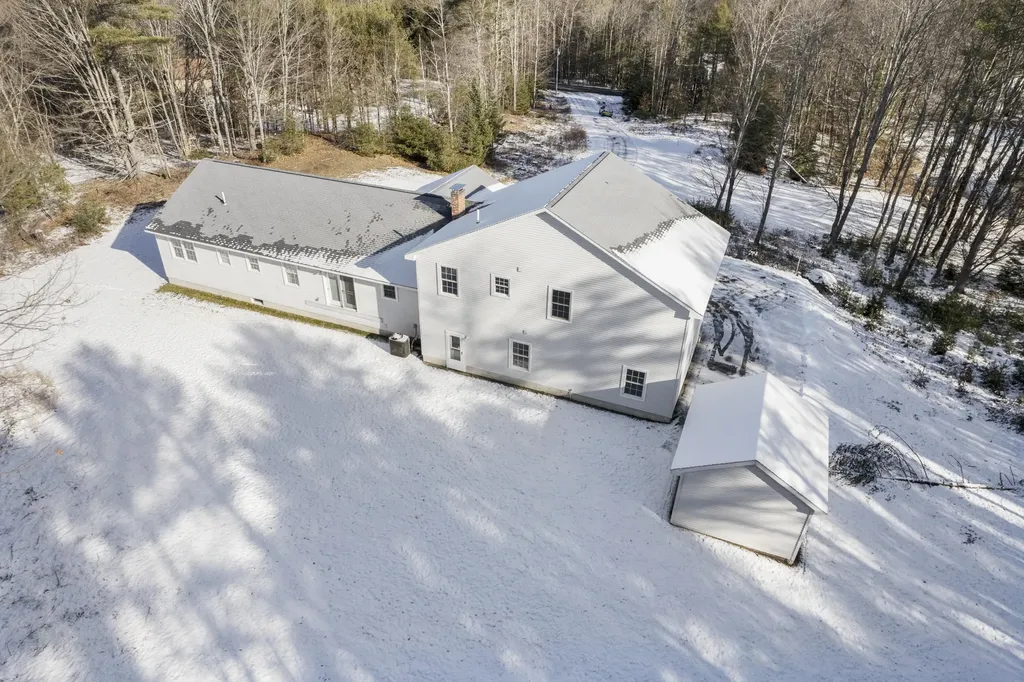 18 Gayton Road Lisbon ME 04250