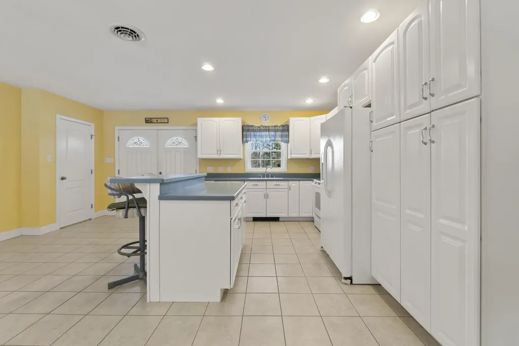 18 Gayton Road Lisbon ME 04250