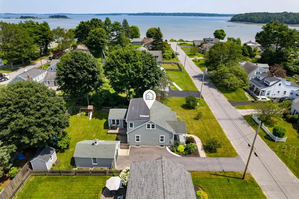 22 Phillips Road Falmouth ME 04105