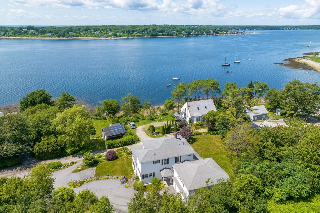 68 West Shore Road Harpswell ME 04003