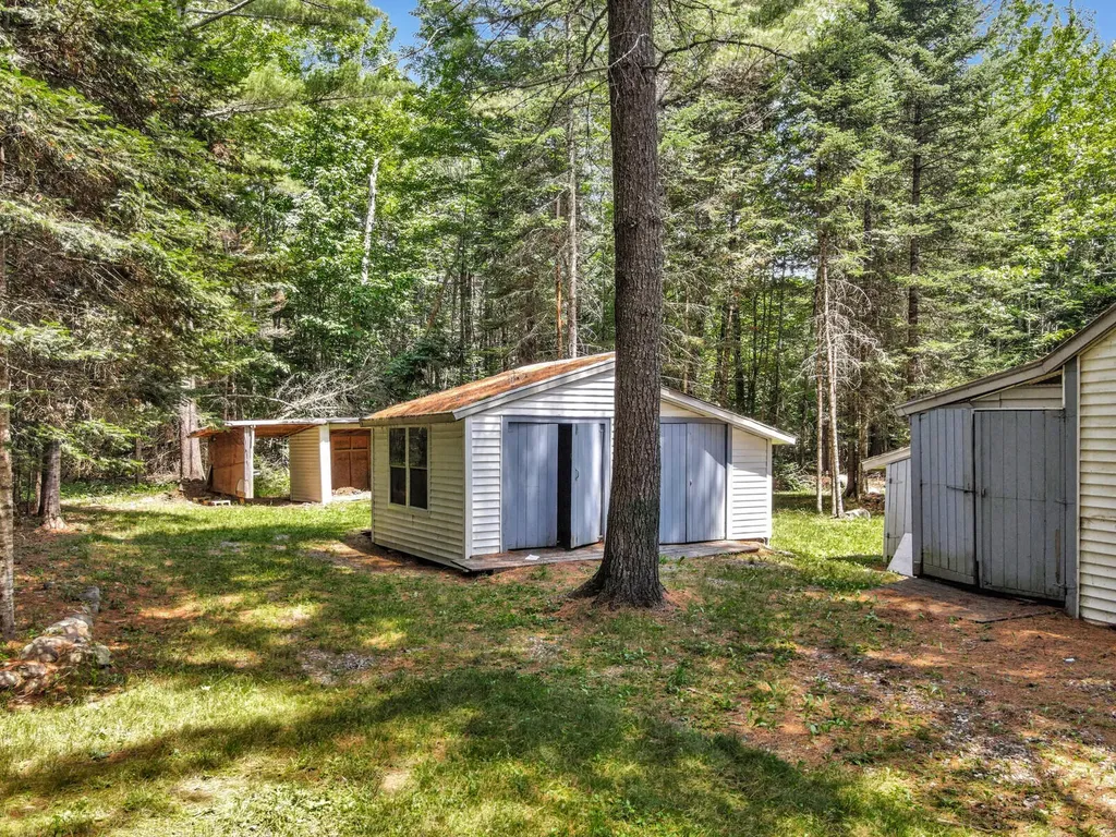 211 Bartlett Road Belgrade ME 04917