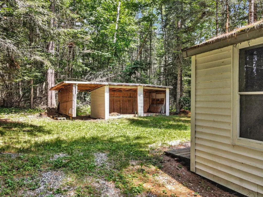 211 Bartlett Road Belgrade ME 04917