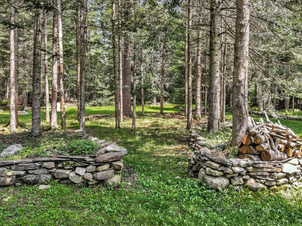 211 Bartlett Road Belgrade ME 04917