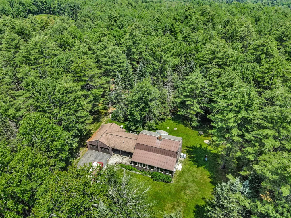 211 Bartlett Road Belgrade ME 04917