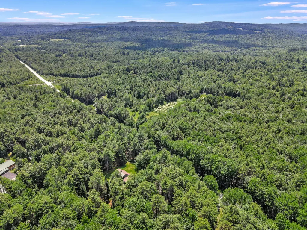 211 Bartlett Road Belgrade ME 04917