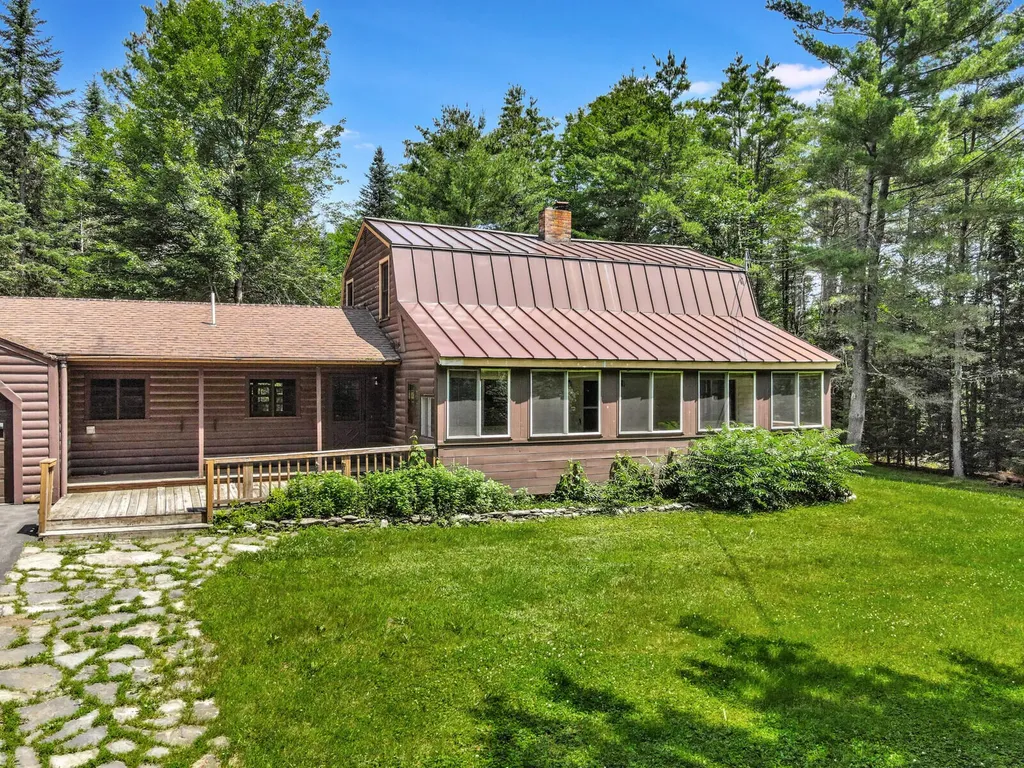 211 Bartlett Road Belgrade ME 04917