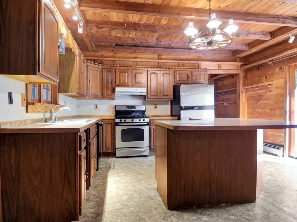 211 Bartlett Road Belgrade ME 04917