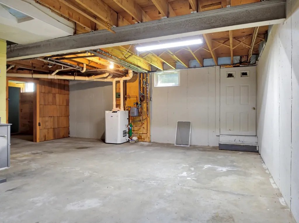 211 Bartlett Road Belgrade ME 04917