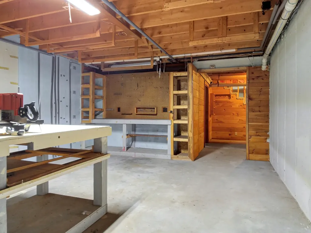 211 Bartlett Road Belgrade ME 04917