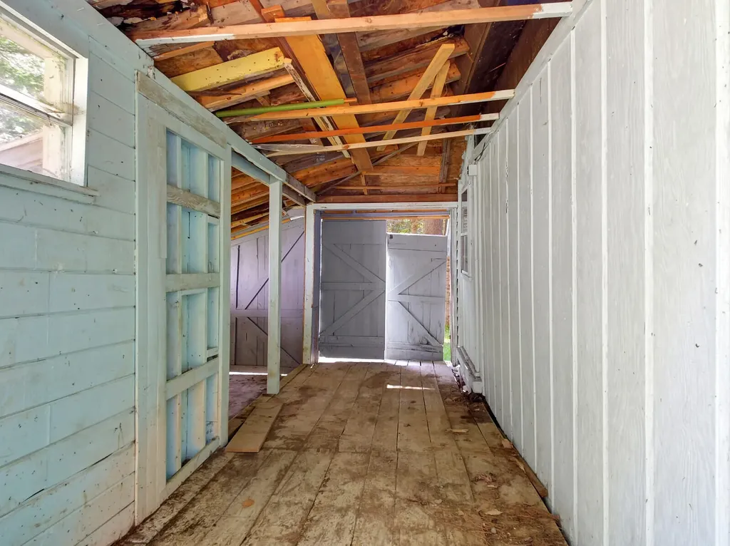 211 Bartlett Road Belgrade ME 04917