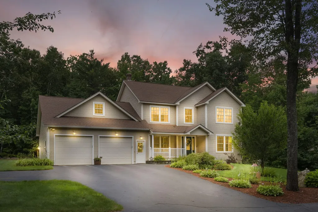 11 Macadamia Lane Lewiston ME 04240