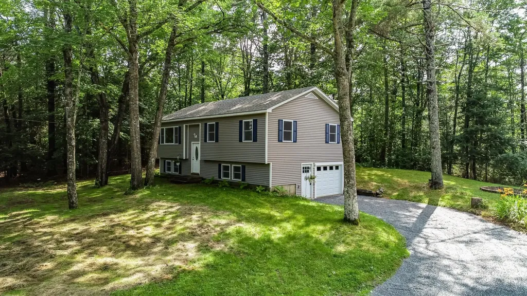 6 Hawes Way Bucksport ME 04416