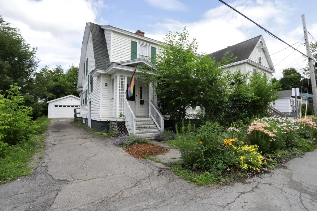 147 Palm Street Bangor ME 04401