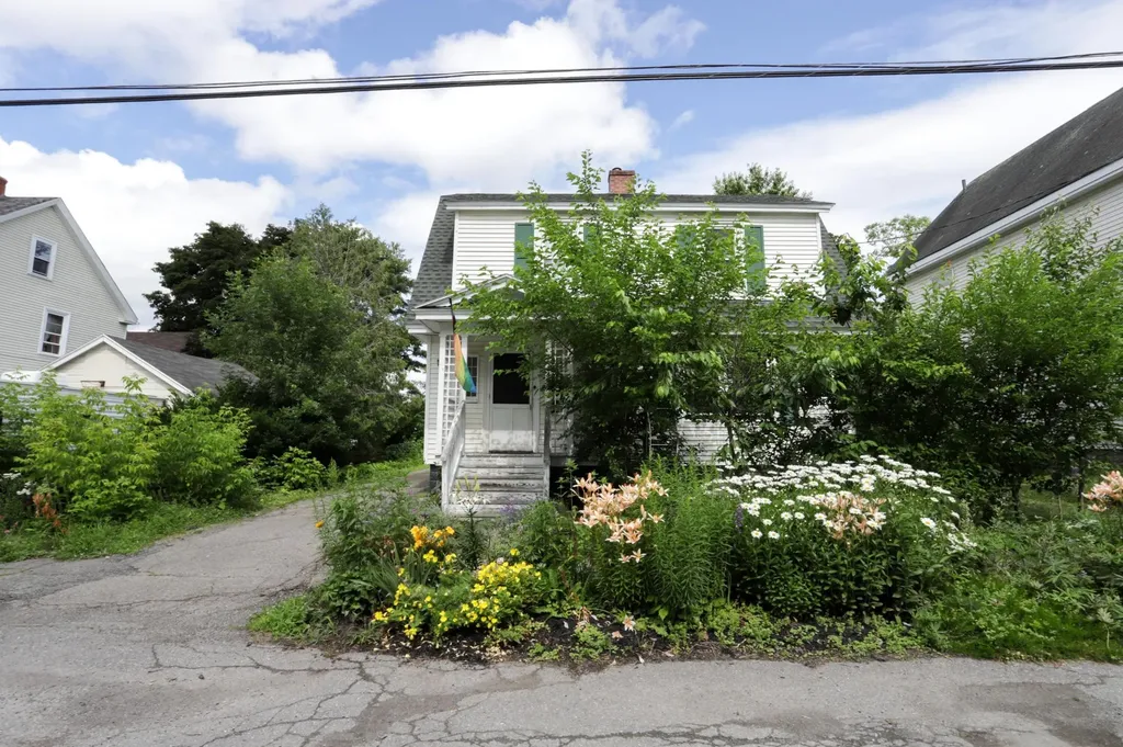 147 Palm Street Bangor ME 04401