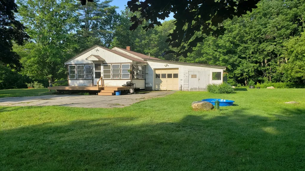 65 N Paris Road West Paris ME 04289