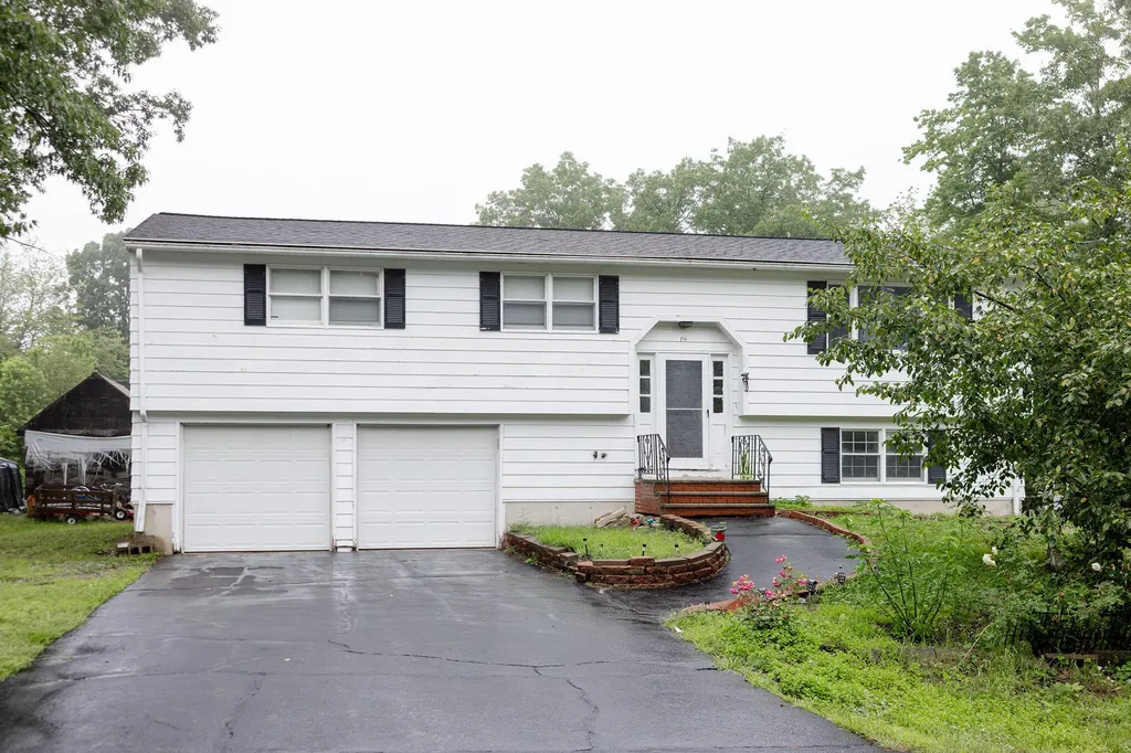 10 Brunelle Avenue Sanford ME 04073