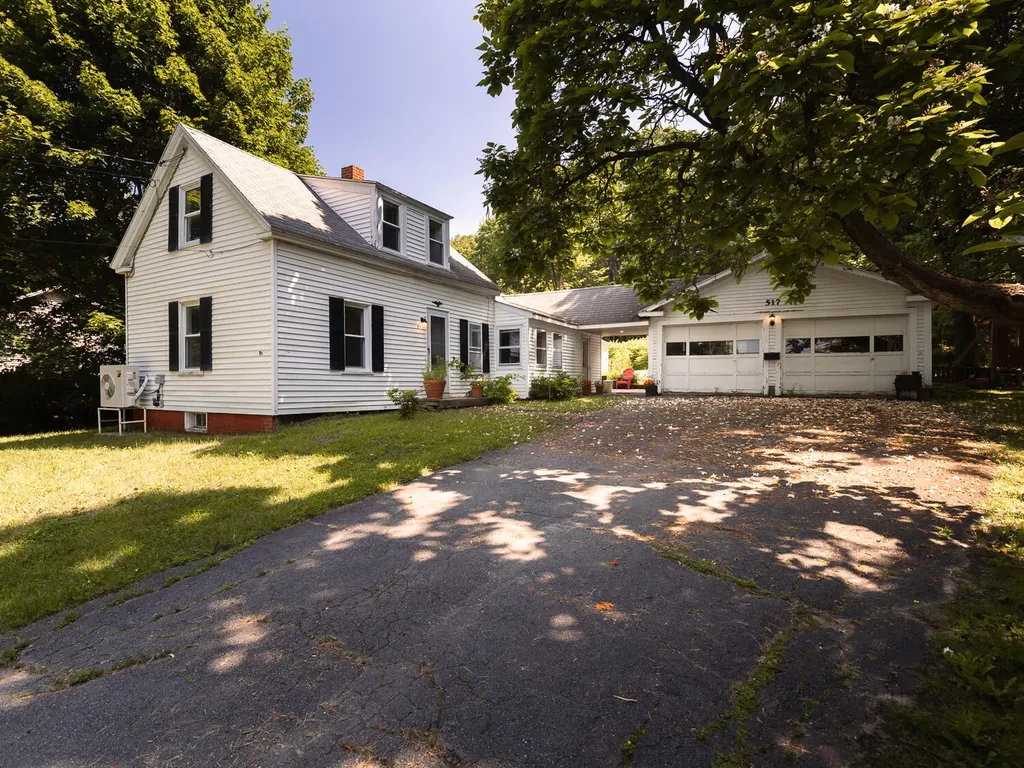 517 Cumberland Street Westbrook ME 04092