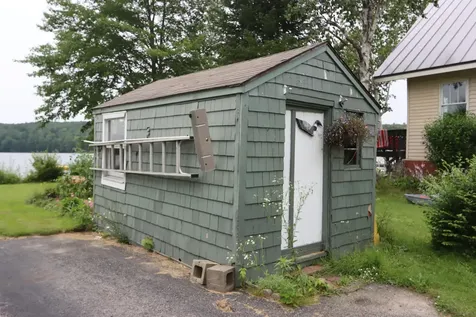 3 Loon Drive Lewiston ME 04240