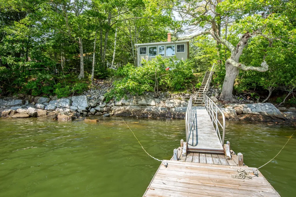391 Lower Flying Point Road Freeport ME 04032