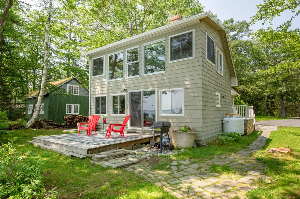 391 Lower Flying Point Road Freeport ME 04032