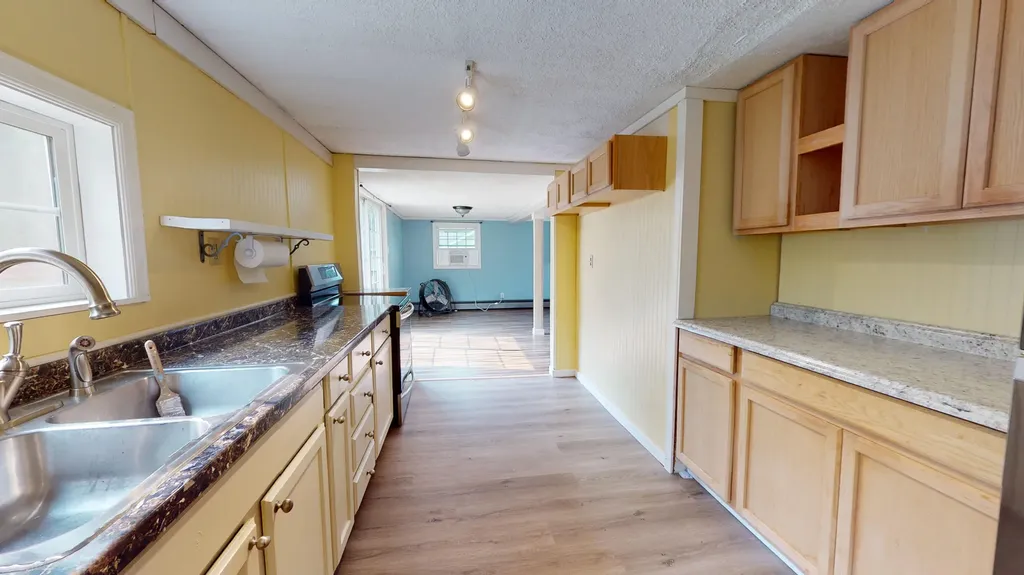 85 Howe Street Auburn ME 04210