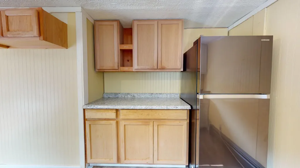 85 Howe Street Auburn ME 04210
