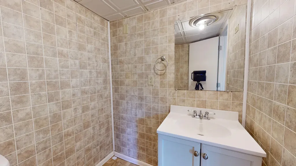 85 Howe Street Auburn ME 04210
