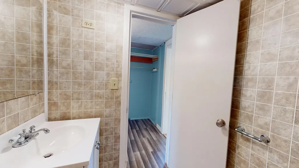 85 Howe Street Auburn ME 04210