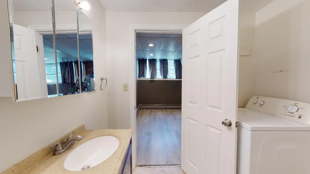 85 Howe Street Auburn ME 04210