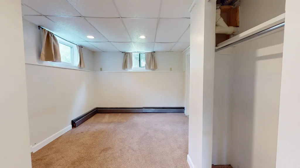 85 Howe Street Auburn ME 04210