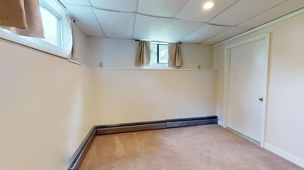 85 Howe Street Auburn ME 04210