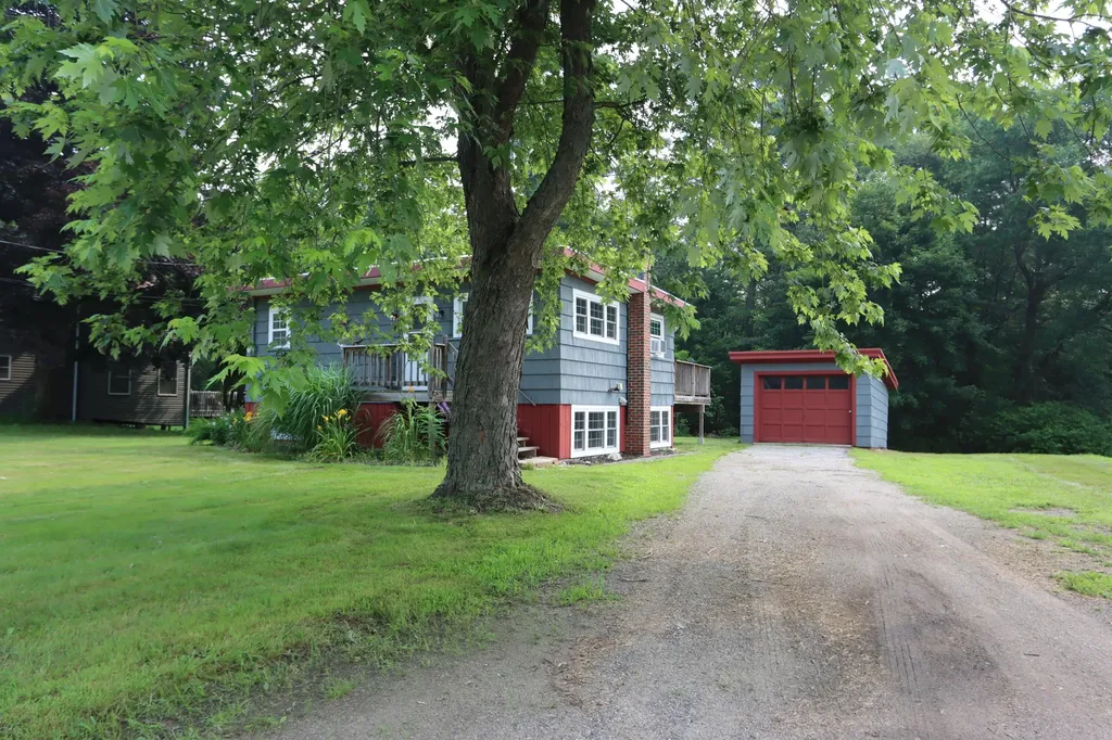 85 Howe Street Auburn ME 04210