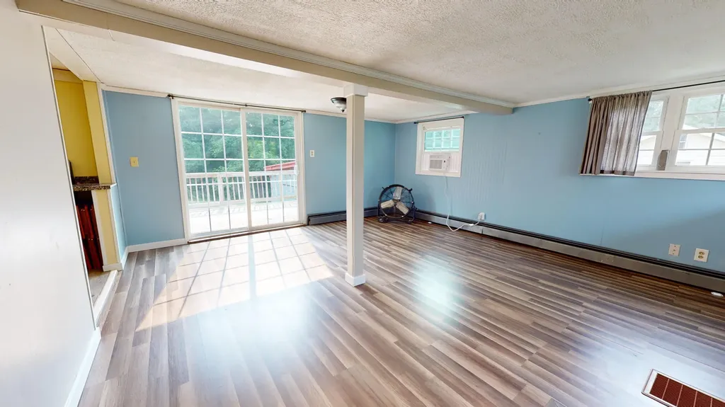 85 Howe Street Auburn ME 04210