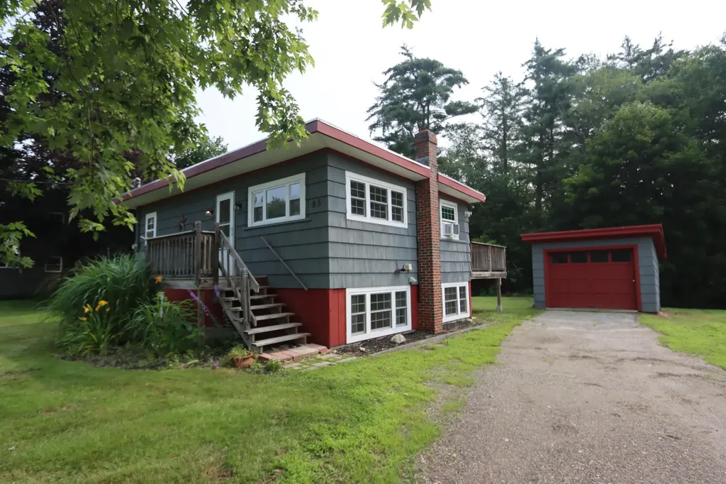 85 Howe Street Auburn ME 04210