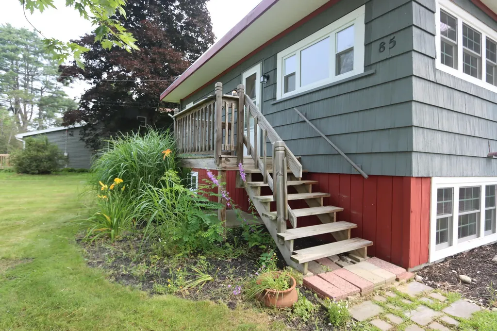 85 Howe Street Auburn ME 04210
