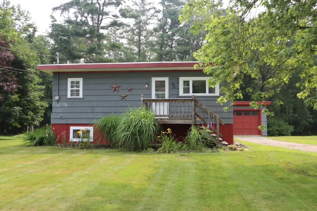 85 Howe Street Auburn ME 04210
