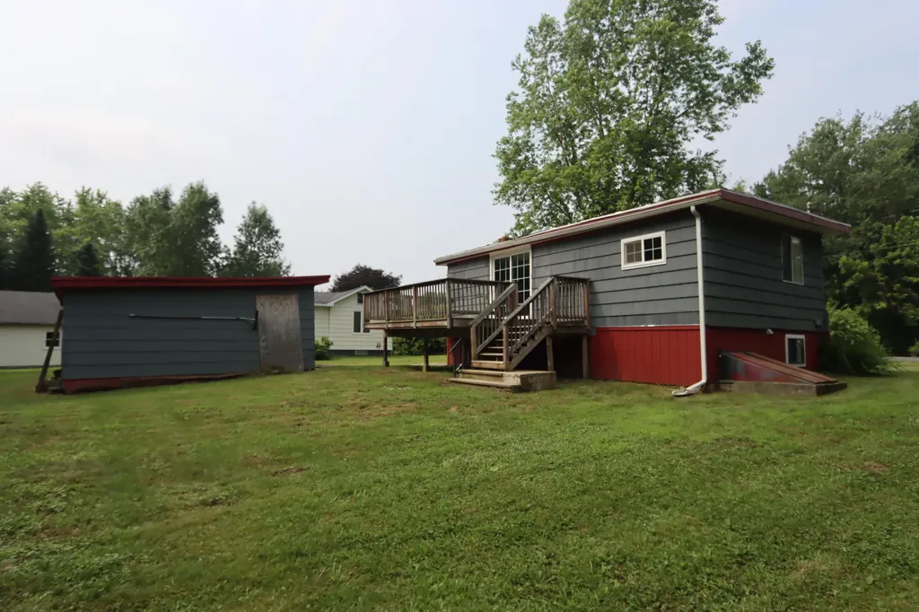 85 Howe Street Auburn ME 04210