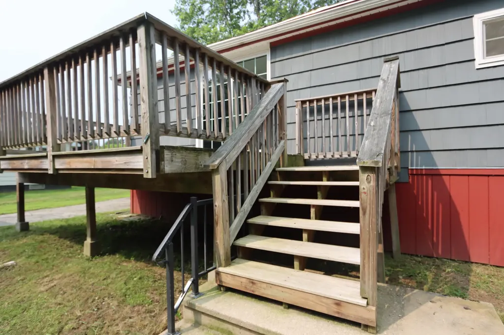 85 Howe Street Auburn ME 04210