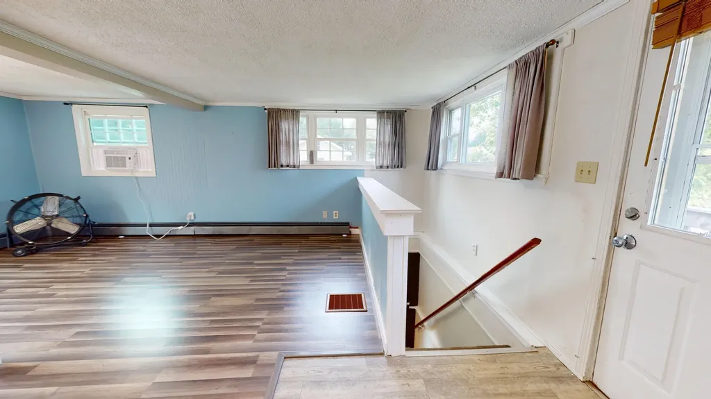 85 Howe Street Auburn ME 04210