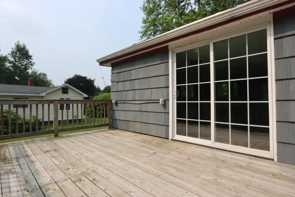 85 Howe Street Auburn ME 04210