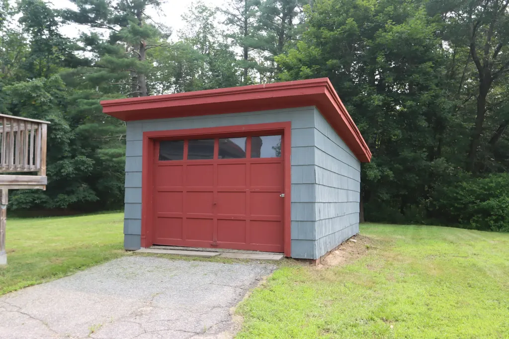 85 Howe Street Auburn ME 04210