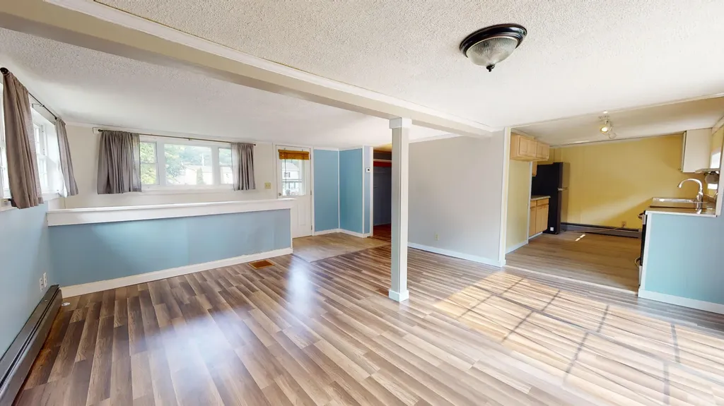 85 Howe Street Auburn ME 04210