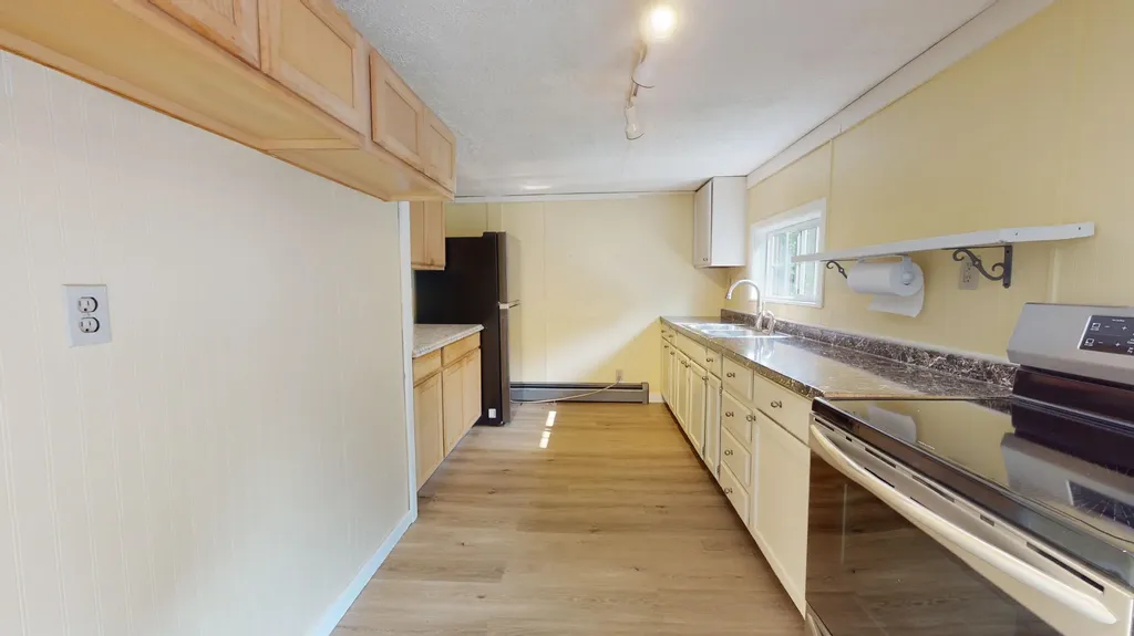 85 Howe Street Auburn ME 04210