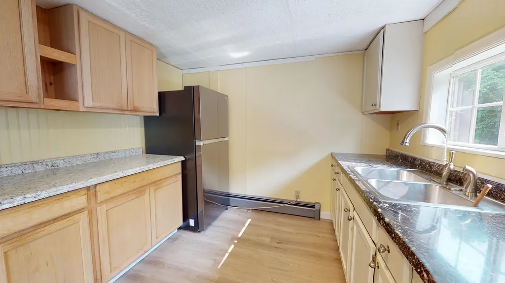85 Howe Street Auburn ME 04210