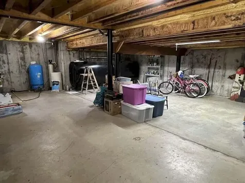 18 River Road Madison ME 04950