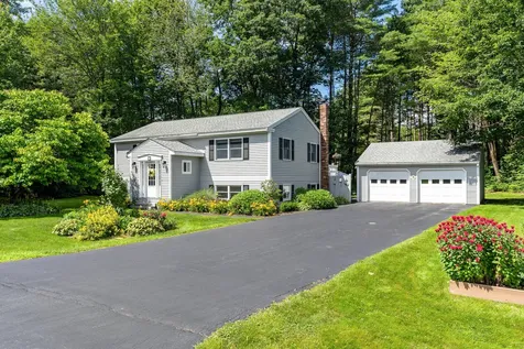 4 Burnham Woods Circle Scarborough ME 04074